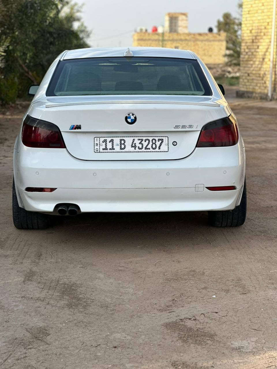 BMW   E60   2007 ميماتي
محرك n52
 خليجي حجم 523i
فول مواصفات بصمه شاشه تحكمات استيرن
منضومه تبريد جديده 
 رقم بغداد بأسمي السعر 126 وبيه مجال
بيه بنيد مصبوغ فقط
المكان: الديوانيه 
***********
