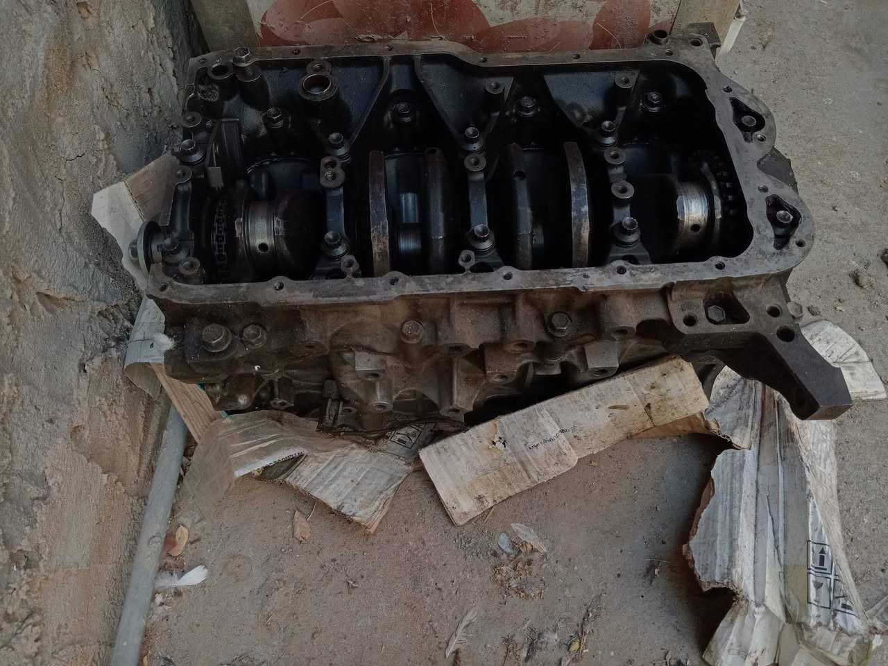 أغراض مكينةساسوكي كراند فيتارا خليجي للبيع حجم ٢٠٠٠ قبق ابيض الاتصال ب***********
