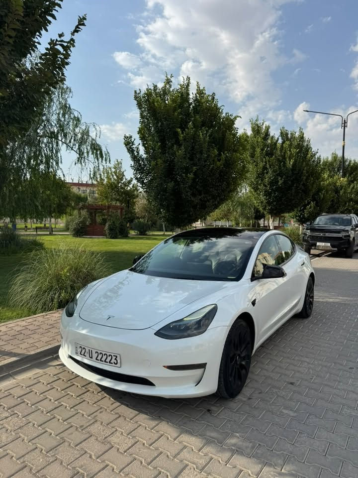 سلام عليكم
للبيع تيسلا مودل 3 2023 تك ماطور وارد كندا
 تبديل 3 قطع ( جاملغات امامية + باب السكن ) بدون دواخل بدون ايرباك ، و السونار مرفق بالصور
ماشية 56 الف كيلو ، اونلاين و مربوطة بالهاتف
سيارة رقم اربيل ب اسمي 
عنوان : سليمانية .
سعر : شدة و 45 ورقة / 145$
للتواصل : ***********
