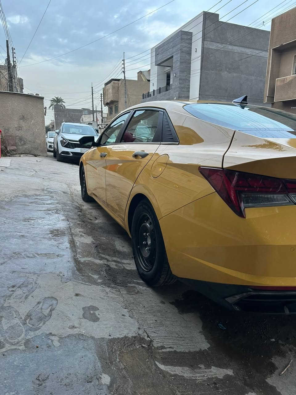 رقم بغداد
ماشيه 103 
فول السياره صور الحادث بل منشور 
سعرها 148 وبيه مجال 
***********
