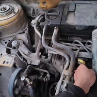 للبيع محرك وكير فرنسي للبيع بعده مشدود بالسيارة تفحص قبل الفتح مكاني م...