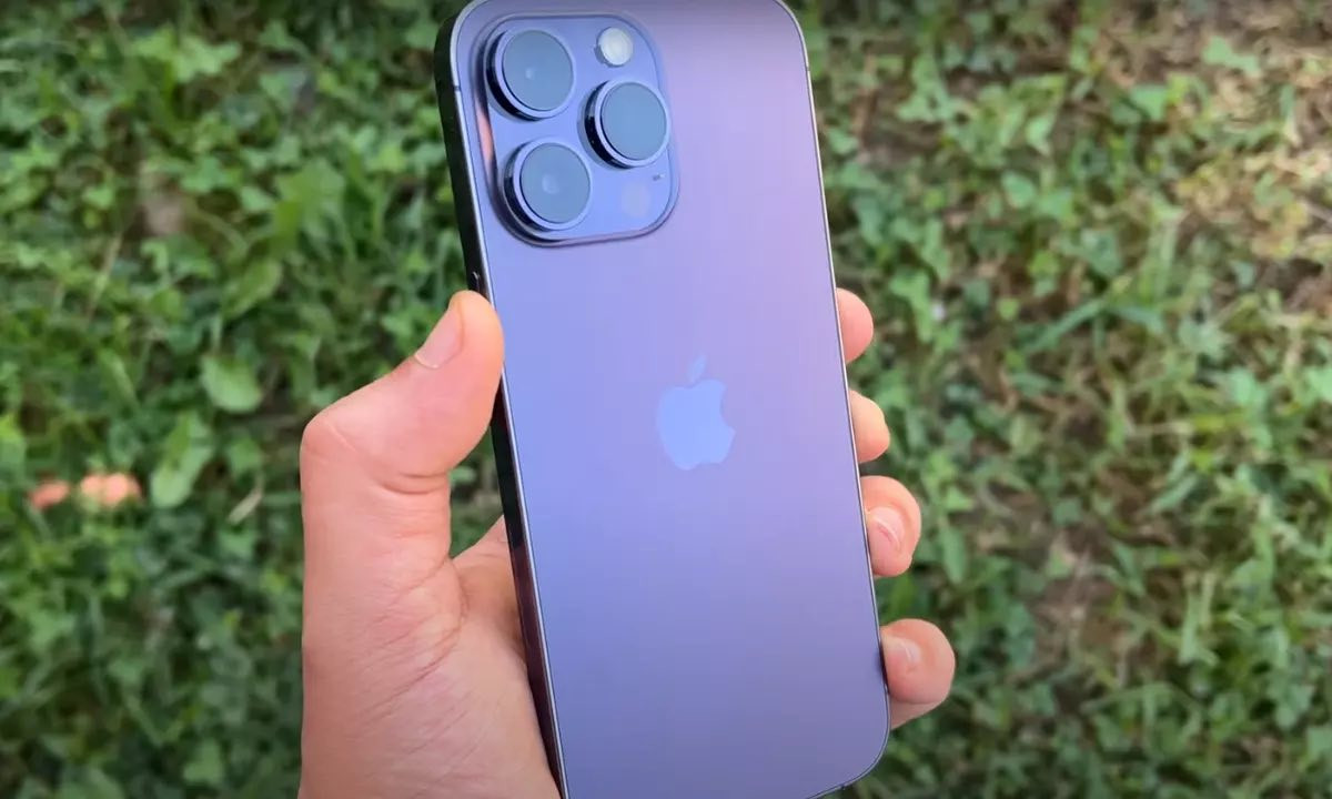 السلام عليكم 14برو ماكس بطاريا 100ذاكره256مبدل شاشه وبطاريه للبيع أو مراوس السعر 550قفل ماكو هيج سعر بل عراق بدون ملحقات ***********
