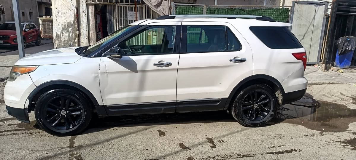 سلام عليكم فورد اكسبلور ٢٠١١ سياره جاهزه كير محرك تبريد صدر كفاله سياره مواصفات ٤ انضمه قياده تحكمات ستيرن ٧ راكب فتحه سقف كبيره وبعد بيها هواي مواصفات
رقم بغداد تحويل ثاني يوم باسمي تبريد مركزي ويه سويج  سياره بيها اربع قطع فقط ابيعلك حزام ترايك وين متريد
السعررررر 105 وببها مجال
***********
