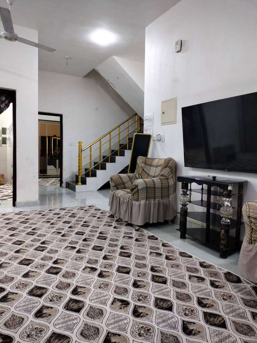 #بيت ركن للبيع طابقين بحي العمال مقابيل المدرسه قريب لشارع العام📍
•المساحه【150م】
•شارع 【#15م】
__بناء سنة (25)
مطلوب للأسكان /37 مليون
محتويات البيت 
طابقين 
الطابق الاول الارضي 
(غرفه5/500×4)+ (وصاله جبيره) +( واستقبال6 اله ربع×3 ونص) ومطبخ (حار +بارد) حمامات (داخليه وخارجيه)
الطابق الثاني
يحتوي عله غرفتين نفس قياس الطابق الاول وصاله 
علما سعر البيت مناسب للشراي ومطلوب للأسكان( ٣٧)
واجهة البيت(15)
 ________للأتصال *********** او مراجعة مكتب الوثيق
________________________
{{#مكتب_الوثيق_للعقارات_في_السماوة }}
________________________
#للاستفسار الاتصال📞 او مراسلتنا عبر الوات ساب
«***********»
 #عنوان المكتب سايدين حي الحكم قرب مرطبات فستقه
#ملاحظة: لعرض عقارك ماعليك سوى مراسلتنا 
عبر بريد 📩الصفحة او عبر الواتساب📲
{{👍#تابع_الصفحة لتصلك عروض مكتبنا 🫰🏛}}•

#الوثيق_بصمة_قيادة_ومنهج_واضح
