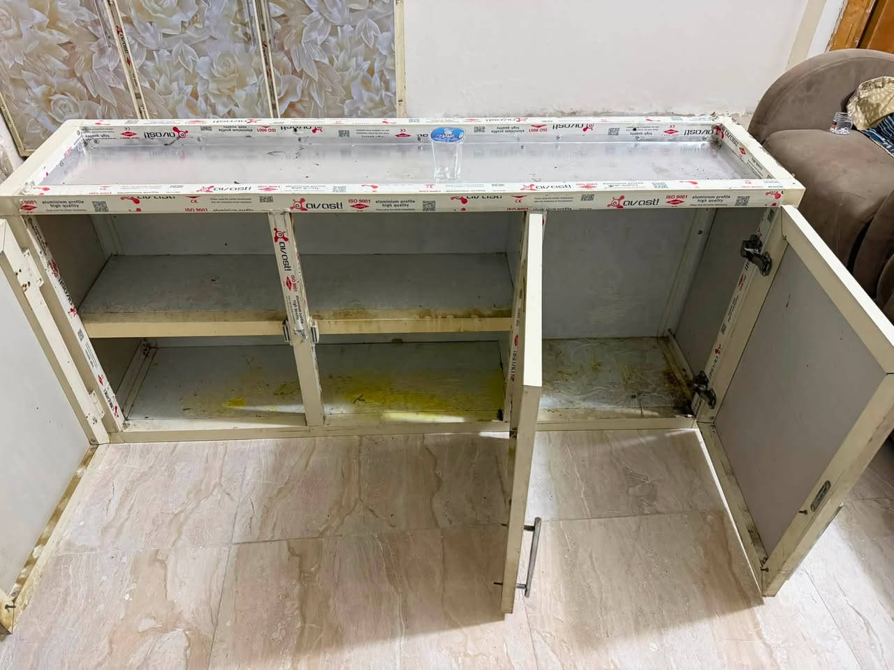 ثلاث ابواب سنك مع ملحق الدوره الميكانيك 

*********** 

السعر 85 الف
