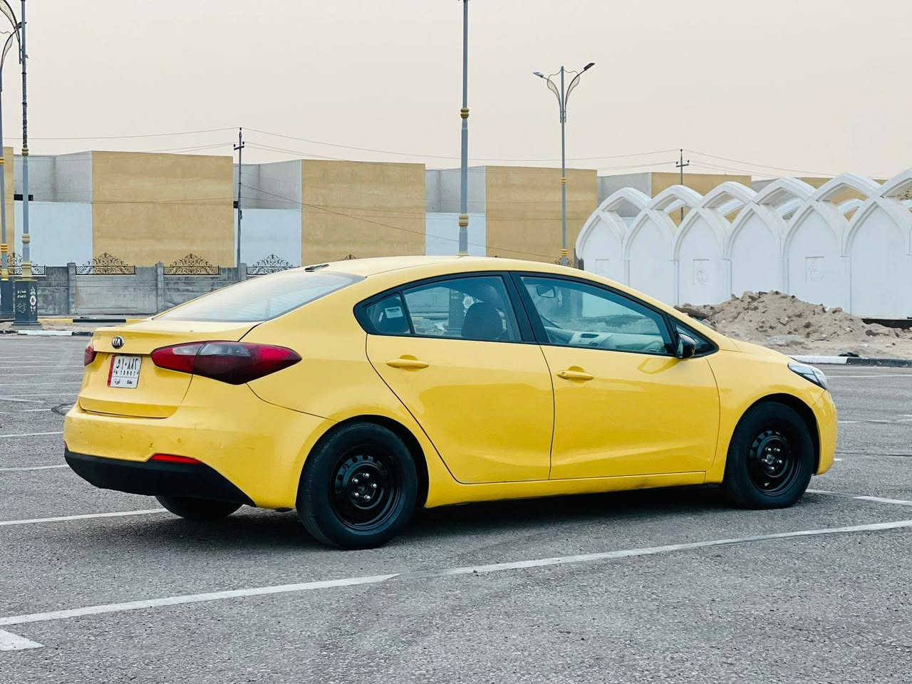 السلام عليكم للبيع كيه فورتي مديل 2015 وارد امريكي حادثه هلال خلفي مكينه كير حداديه جديده تبريد ثلج شاشه جبيره  سستم دمام كامره دواره حساسات خلفيه تخم تاير جديد مكينه2000 لا صرف ولا تبخير  السياره جديده وجاهزه من كلشي السعر 107 مكان السياره كربلاء الستفسار اكثر عل رقم***********/‏‪***********‬‏
