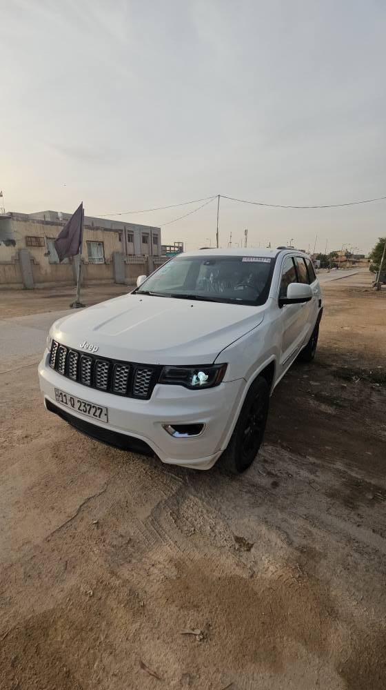 شيروكي موديل ٢٠٢١ وارد امريكي ضرر ٤ قطع (بنيد . جاملغ وباب ) ماشي ٥٣ كيلو 
موصفات 
تشغيل عن بعد 
جنطه كهرباء 
كشنات جلد 
حساسات 
كامرات خلفيه 
نقاط عمياء 
كير و محرك وحداديه مشروط 
سعر على خاص . او رساله . لايوجد واس اب 
*********** النجف, العراق
