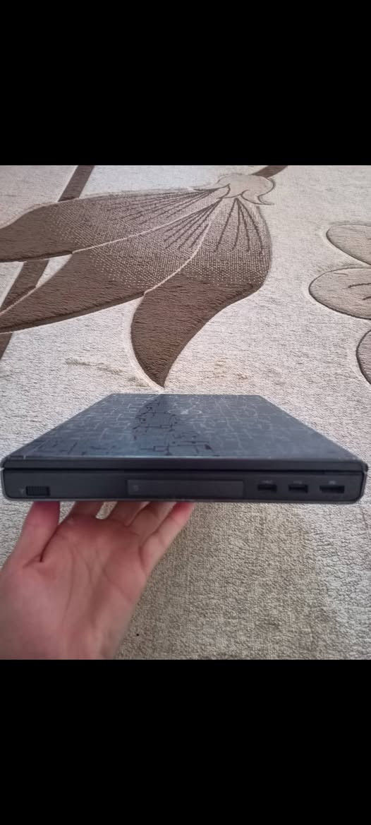 عربی - کوردی
سڵاوتان لێ بێت، 
شتی تایبەت و دەگمەن 
لاپتۆپی Workstation بۆ کاری ئەندازیاری و مۆنتاژ و یاری، مۆدێلی M4800 
 DEEL
تایبەتمەندیەکانی مارکەی 

 پڕۆسێسەری i7 4610m، فرێکوێنسی بەرز 3.0 کیلۆهێرتز
 ڕام ٨ کیلۆگرام
 هاردێکی خێرا 256 ssd
 شاشە 15.6
 کارتی گرافیکی دەرەکی: Nvidia 2 و Share 4 Kika
 کارتی ناوخۆیی Intel GD
 کیبۆردێکی عەرەبی-ئینگلیزی
 ویندۆز ١٠ پرۆ
 بارگاویکەرەوەی ٢١٠ وات و بەشی ٤ بۆ ٥ سەعات بەکار هێنان دەکات بە لایەنی کەم 
 ، مەودای سادە
 هەموو دەروازەکان ئامادەن، DisplayPort، AGD، VICA، SIM card.ئامێرەکە بۆ بابەتی ئەندازیاری، AutoCAD و هتد، هەروەها یارییەکانی شەڕی PUBG GT5 بە هەمان شێوە.
زۆر زۆر خێرایە لە بەکارهێنان 
زۆر زۆر پاکە 
بە زەمانی ٢٠ ڕۆژ دەفرۆشم 
نرخی 275,000

السلام عليكم لابتوب ورك ستيشن للشغل الهندسي و المونتاج و الالعاب موديل m4800
دل مواصفات

معالج i7 4610m تردد عالي 3.0 كيكا هرتز
رام 8 كيكا
هارد سريع 256 ssd
شاشة 15.6
كرت شاشة خارجي انفيديا 2 و شير 4 كيكا
كرت داخلي انتل اج دي
كيبورد عربي انكليزي
وندوز 10 برو
شاحن 210 واط
السعر 275,000 بي مجال بسيط 
جميع المنافذ موجودة دسبلي بورت اج دي فيكا سيم كارت الجهاز مخصص للامور الهندسية الاوتوكاد و غيرة كذالك الالعاب ببجي


**إذا كنت صاحب هذا الإعلان وتريد حذفه لأي سبب، رجاءا أرسل رسالة إلى الدعم الفني**