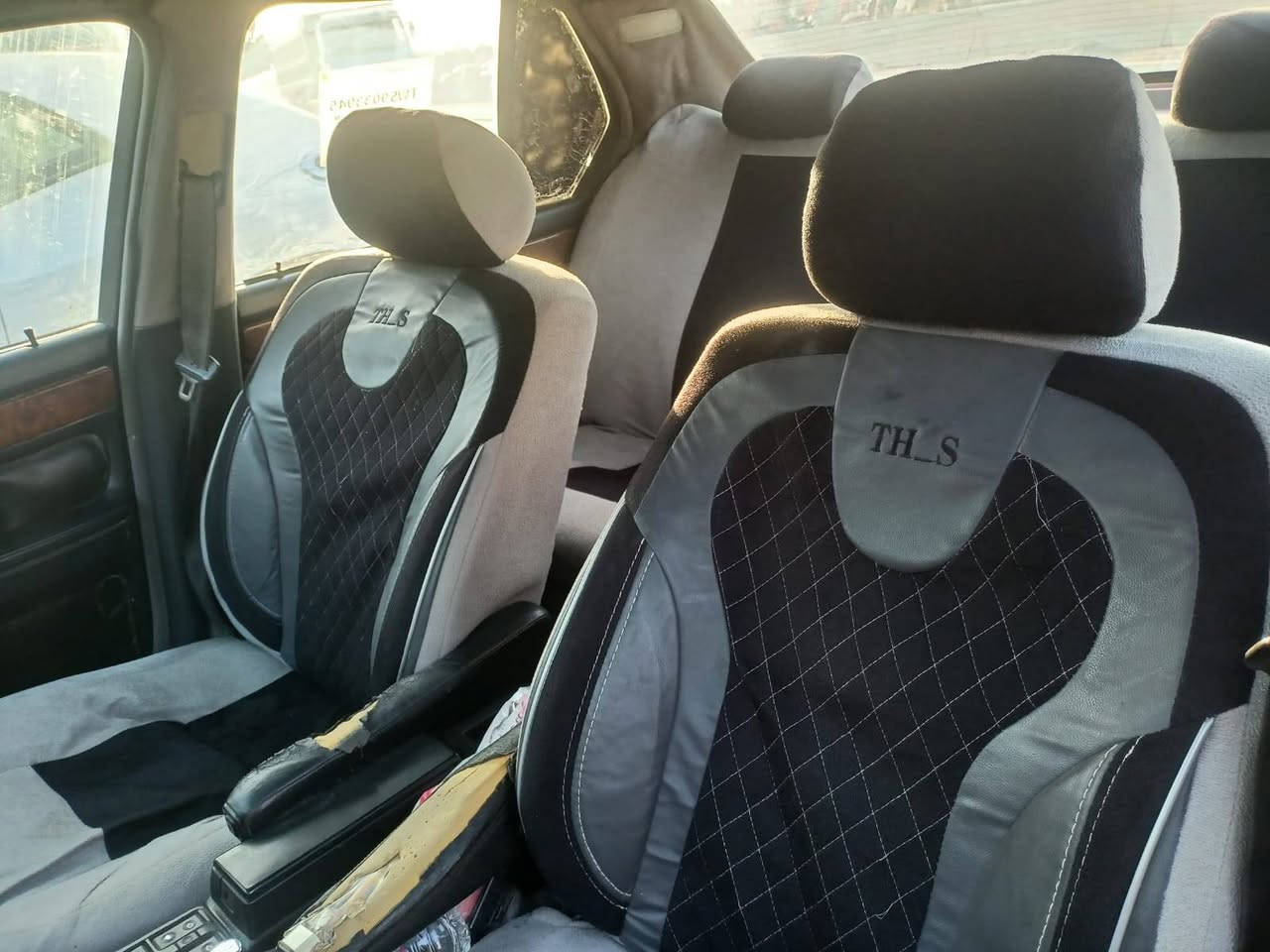 السلام عليكم بي ام 735موديل 1990مكينه مكفوله كير كايم بيه منضومه غاز 60لتر صدر جديد تخم تأير لا ضربه لا صبغ رقم بغداد انكليزي  السعر 25مكان السيارة حله 
***********
***********
