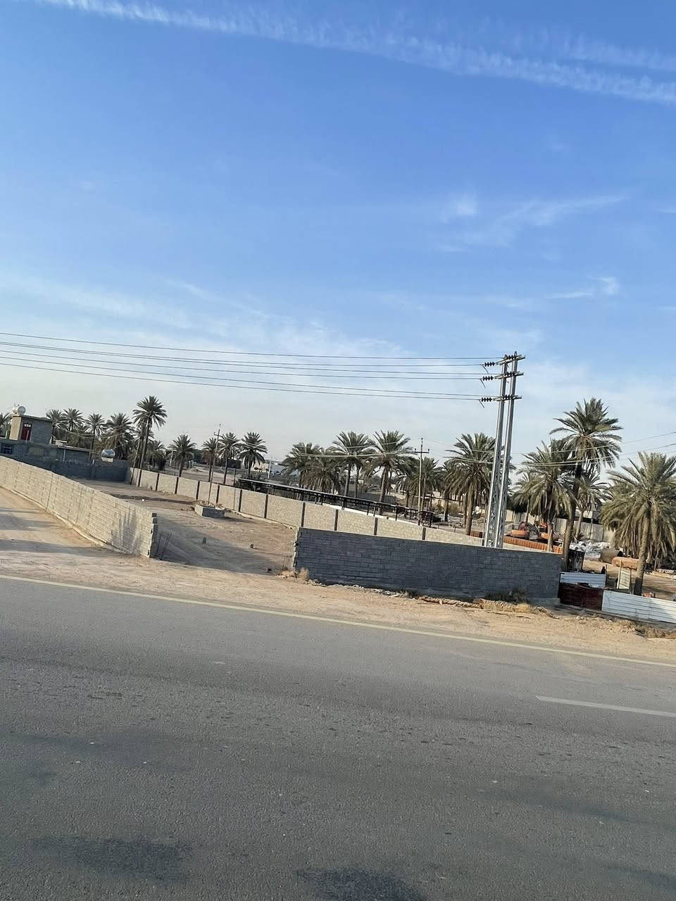 السلام عليكم 
قطعة ارض للبيع مساحة ١٥٠٠متر
منطقة النساف الزويه
على شارع العام
للاستفسار عن السعر
اتصال على الرقم ***********
