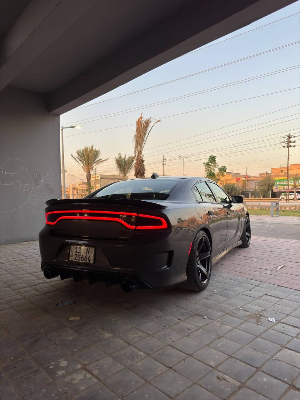 سلام عليكم چارجر موديل ٢٠١٨ محرك هيمي رقم بغداد انكليزي حادث امريكا واضح بلصورة وحادث العراق الباب الخلف السائق تبديل السعر ١٨٥٠٠ الف 
يعني ١٨٥ ورقة *********** مكان سياره نجف
