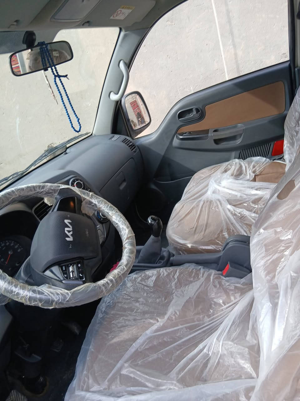 السلام عليكم ورحمة الله وبركاته  
كيه حمل موديل ،2025سيارت مكفوله كفاله عامه 
رقم قادسيه بسم لمعرض تريد وكاله تريد مداور علمن سياره ماشيه 16الف حقيقي السعر ١٧٥وبيه مجال مكان لسياره بابل قضاء القاسم ***********
