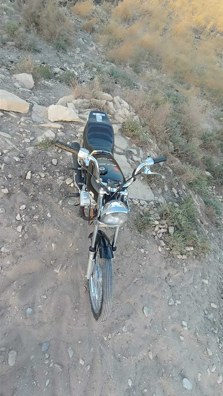 سلام عليكم دراجه لبيع كله25برغي ما مفتوح بيه كلك كلك كلك دراجه جامده 700وبيه مجال قليل وهاذه رقم راعيه***********وهاي صفحته يوسف حسن إنه ممتواجد راسلو راعيه👍💙
