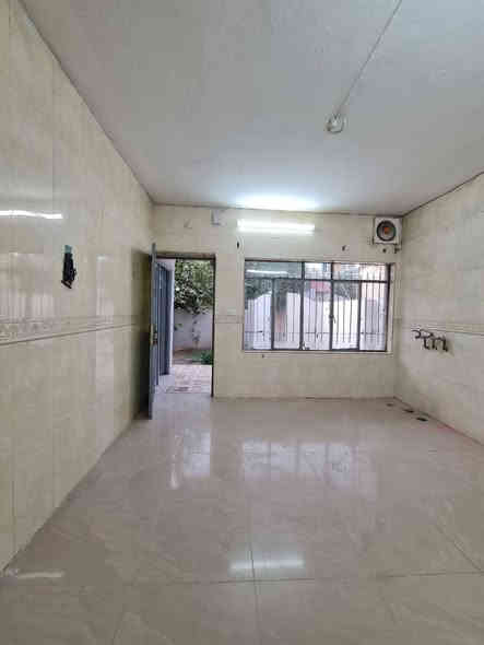 للأيجار الدار الطابق الارضي فقط🏠(المساحة220م)
الموقع الدار/حي البلديات قرب اعدادية حمص للبنات

غرفتين نوم وهول واستقبال واسعة ومطبخ وصحيات وحديقة وكراج 

(بدل ايجار الدار 450الف)

للأستفسار مراجعة مع مكتب الوطن للتجارة العقارات  
العنوان الموصل حي البلديات من جهة السكر قرب سانكو مول 

أو الاتصال على الارقام التالية 
كؤرك/*********** 
أسيا /***********
