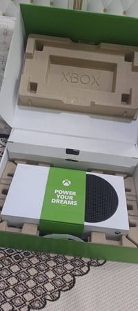 اكس بوكس سيريس S • ٥١٢ جيجا • نضيف ١٠٠٪