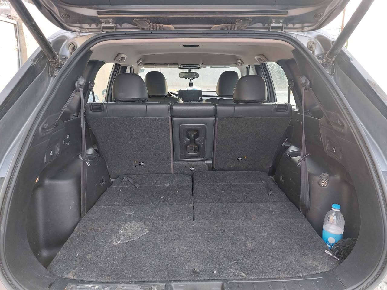 بيع او اقساط حسب القناعة
🔥ميتسوبيشي اوتلاندر2022
ياباني اصلي 

محرك 4 سلندر
حجم المحرك: 2500cc 
7 مقاعد ( المقعد الاخير للاطفال )
المواصفات
التحكم بالمراية الجانبية كهربائي
تبريد مركزي قطعتين
6 وضعيات للقيادة
شاشة دجبول الكتروني
كير شفتات للقيادة الرياضية
لايت نهاري امامي LED
إشارة ترحيب 
حساسات امامية وخلفية 
توقف ذاتي خلفي
اوتو بريك 
اوتو هولد 
كير طيارة 
ويل مقاس١٩  انش المنيوم بلادي 
كشن كهربائي ذاكرة  ( السائق فقط)
هيتر كشنات الامامية  
شاحن لاسلكي للهواتف 
كشن جلد و شامو
جميع الجامات كهربائي اوتو
تحكم ستيرن جهتين 
قيادة ذاتية و تتبع سيارات 
شاشة وكاميرا بلادي
نظام الايكو الاقتصادي
جنح خلفي 
التحكم بالمراية الجانبية كهربائي
6 سماعات
***********
***********

ماشية ٧٨
اربع قطع صبغ 
رقم بغداد تحويل مباشر 
السعر ١٧٥ و بيها مجال
