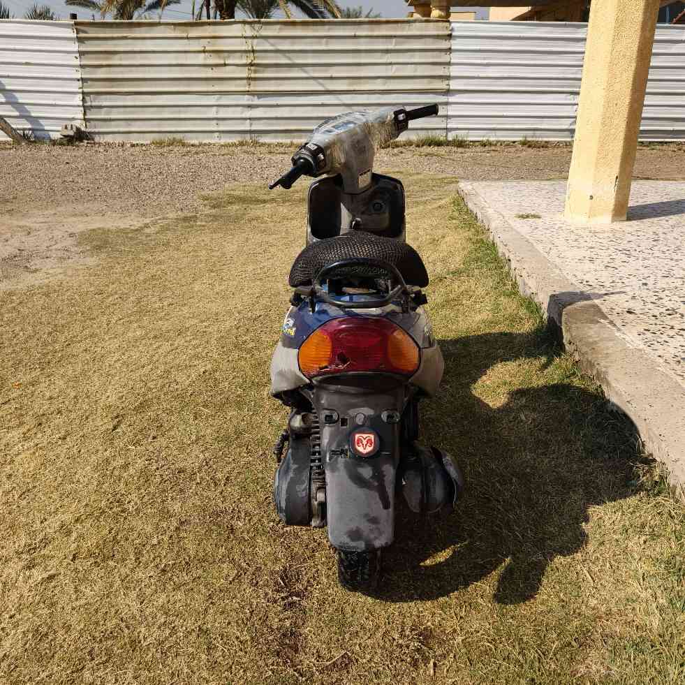 السلام عليكم متاح دراجه بيجي سرعتهه ١٠٠ 
دراجه نضيفه بس عوزهه نواقص بسيطه 
دراجه شلعتهه تخبل تشتغل هندر فقط 
ذبلك عليهه ٣٠ ألف ترجع شغاله كلهه سلف جان يشتغل وكف شغلتهه بسيطه بس اني ما عندي مجال اصلحهه دراجه مال بيت مال جناي الله يشهد دير بانزين وامشي
السعر ٢٥٠ وبيهه مجال 
مكاني لشيخ حمد 
***********
