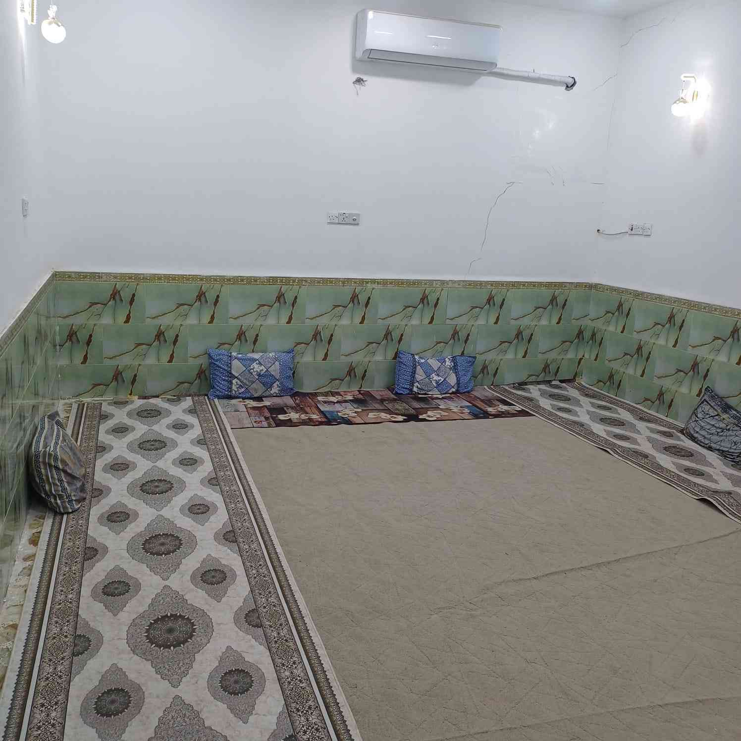 🏡 بيت للبيع – حي الأمين الثانية
🔹 بناء حديث درجة أولى 🔹 المساحة: 200 متر مربع
📐 يتكون من:
غرفتي نوم (5 × 4 متر لكل غرفة)
صالة (9 × 4 متر)
مطبخ (6 × 4 متر)
استقبال (8 × 4 متر)
صحيات
كراج سيارة
📞 للتواصل: (*********** )
