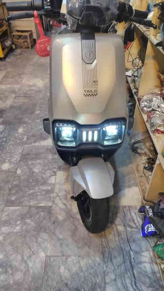 دراجة شحن من نوع TAILG ( تابعة الى شركة تيسلا )
سرعة 90 
بطاريات ليثيوم تمشيك اكثر من 90 كيلو + ما مستخدمة هواي اقل شهرين + تحتوي على سويجين + بصمات تشغيل عن بعد ثنين + كارت تشغيل ثنين 
للبيع السعر 1,150,000
او مراوس مع ماكس عدله 
للاستفسار اكثر ***********
مكاني بصرة كرمة علي
