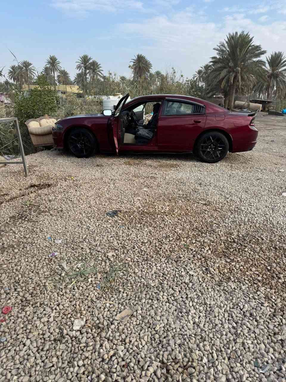 السلام عليكم 

جارجر موديل 2020 SXT PLUS 
فول مواصفات فتحه سقف خزن كشنات جلد حضن تدفئه وتبريد 
كشنات خلفيه تدفئه 
السياره بيها مكانات صبغ ابيع حزام 
السعر ١٨٠ وبيه مجال 

العنوان بابل الحمزه الغربي 
للاتصال ***********
