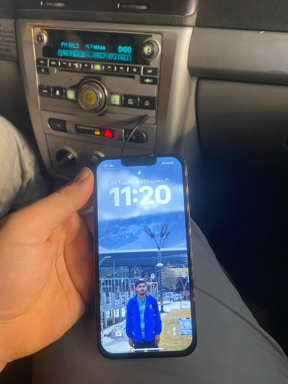 سلام عليك١٣ برو ذاكرة ٢٥٦ مبدل شاشة وبطارية وضعر مكسور والكامرات كلهن شغلات بس الخلل من البرود تصليحة ٣٥ الف يشتغلن سعر ٣٠٠ وبي مجال ***********
