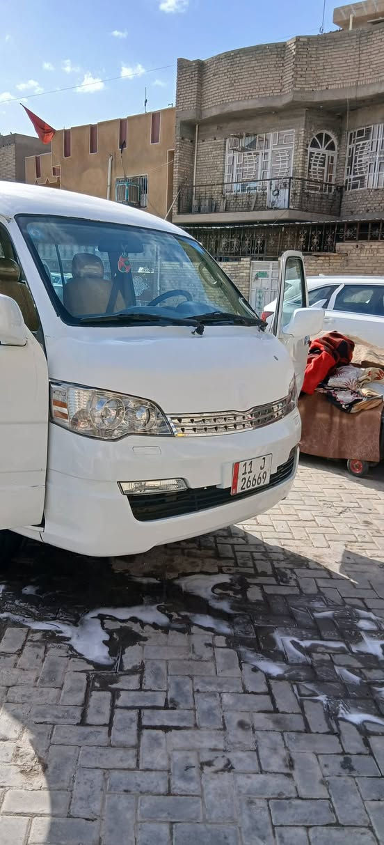 يا الله سلام عليكم جنبي اج وان سيارة جديدة بمعنه ل كلمه 90 وبيه مجال شي بسيط*********** للستفسار
