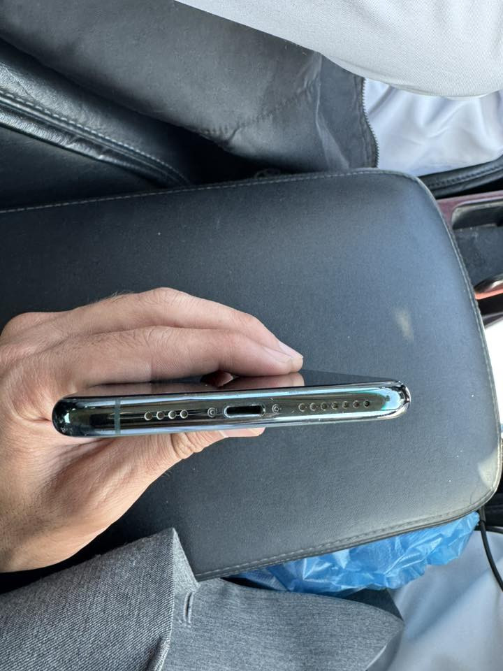 السلام عليكم
آيفون ١١ برو ماكس مكفول من شدخ أخذته اول مانزل بمليون ونص ع إيدي مامبدل بس لزكة  كفالة بطارية ٩٠ لا معاليه ولا طاب تصليح وجهاز ضامة صار اكثر من سنتين نموذج m ذاكرة ٢٥٦ لاستفسار 
***********
