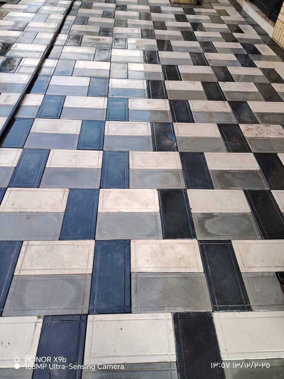 السلام عليكم ورحمة الله وبركاته عمل مقرنص عباس للمقاولات اتصل على هاتف ***********
