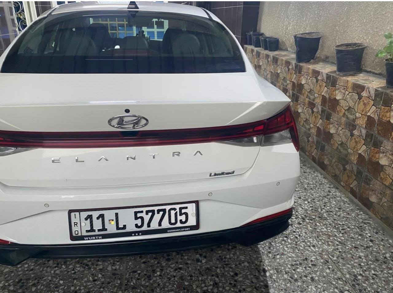 السلام عليكم النترا موديل 22  لمتد اللون ابيض مواصفات فول حادث كما موضح في الصوره الاستفسار الاتصال على الرقم التالي ***********
