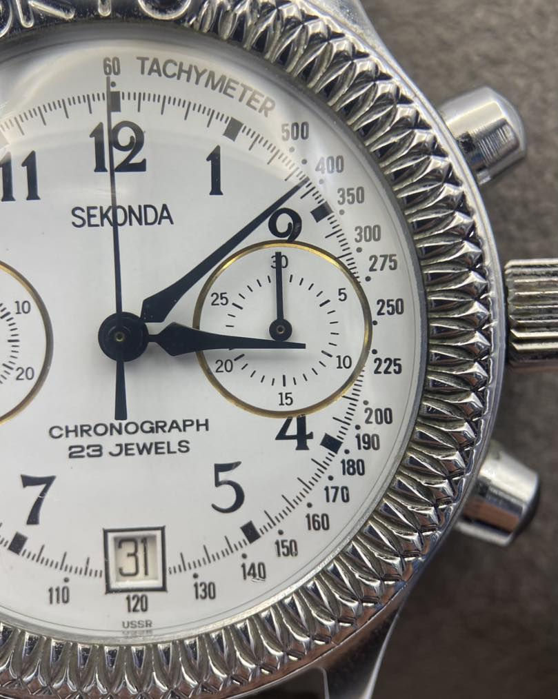 SEKONDA
عنكبوت روسي 
صنع الاتحاد السوڤيتي 
كرونوغراف 
قطر ٣٧ 
الساعة بحالة جيدة جدًا


**إذا كنت صاحب هذا الإعلان وتريد حذفه لأي سبب، رجاءا أرسل رسالة إلى الدعم الفني**