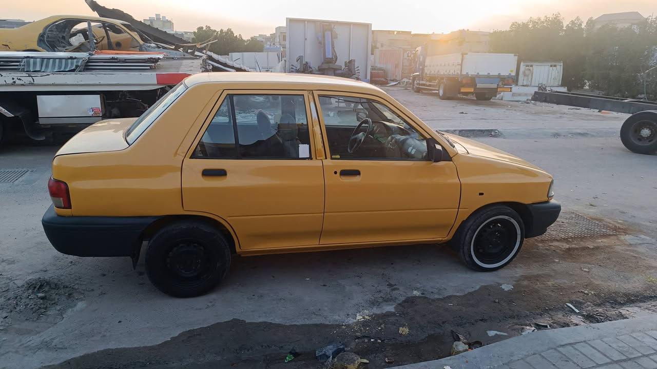 سايبه موديل2016 سعره 30 وبيها مجال حق الجيه رقم *********** علمن بيه محرك برايت
