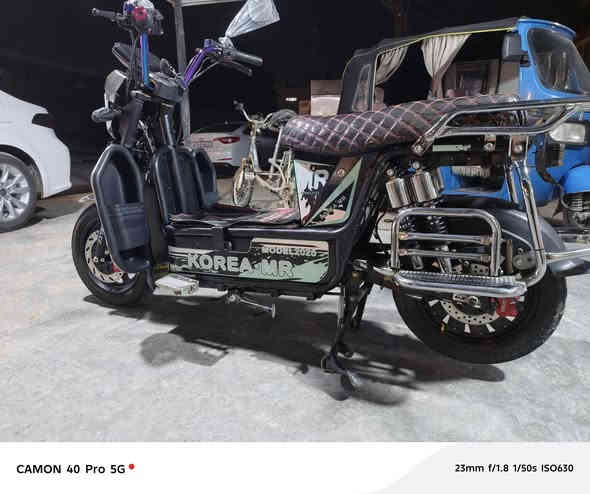 السلام عليكم
للبيع دراجه موديل ٢٥بطاريات تقرها ٩ بس بيها نفخه
السعر ب ٤٢٥ وبي مجال بسيط يرهم بيع و يرهم مراوس 
***********
