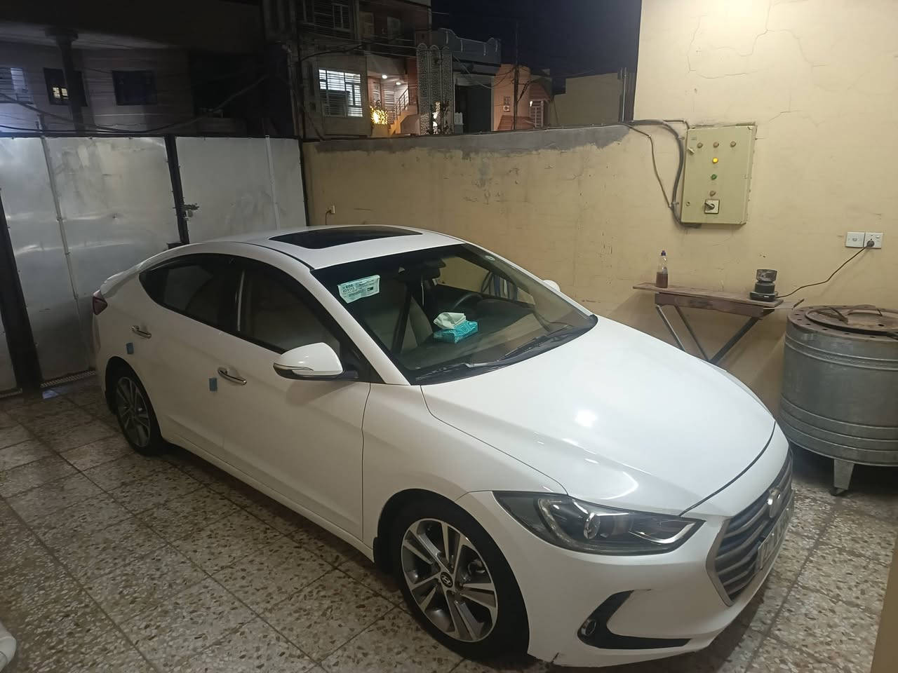 السلام عليكم شباب للبيع هونداي النترا خليجي موديل 2018 رقم اربيل تحويل مباشر فول موصفات فتحة مكينه 2000 السيارة نظيفة ماشيه 125 الف . السيارة فقط بيهة صبغ جاملغ وباب وشخط مال خباثه خفيف السعر 136 ورقه الاستفسار *********** مكان بغداد الغزالية
