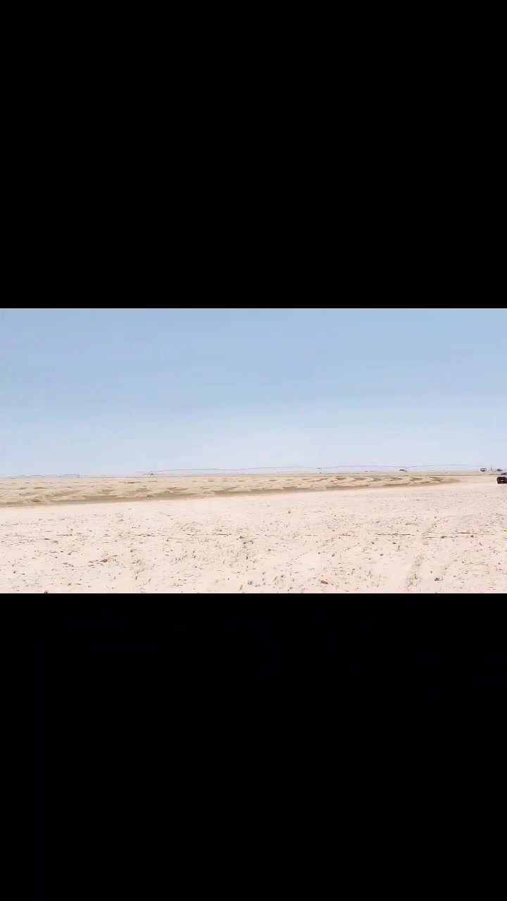 جله للبيع نص من عدهه محصوده والباقي بطعامهه محولبه 
5 مرشات محوريه وحده 120 دونم والباقي 80  بادية النجف الصفيه على الاتصال ‏‪***********‬‏
