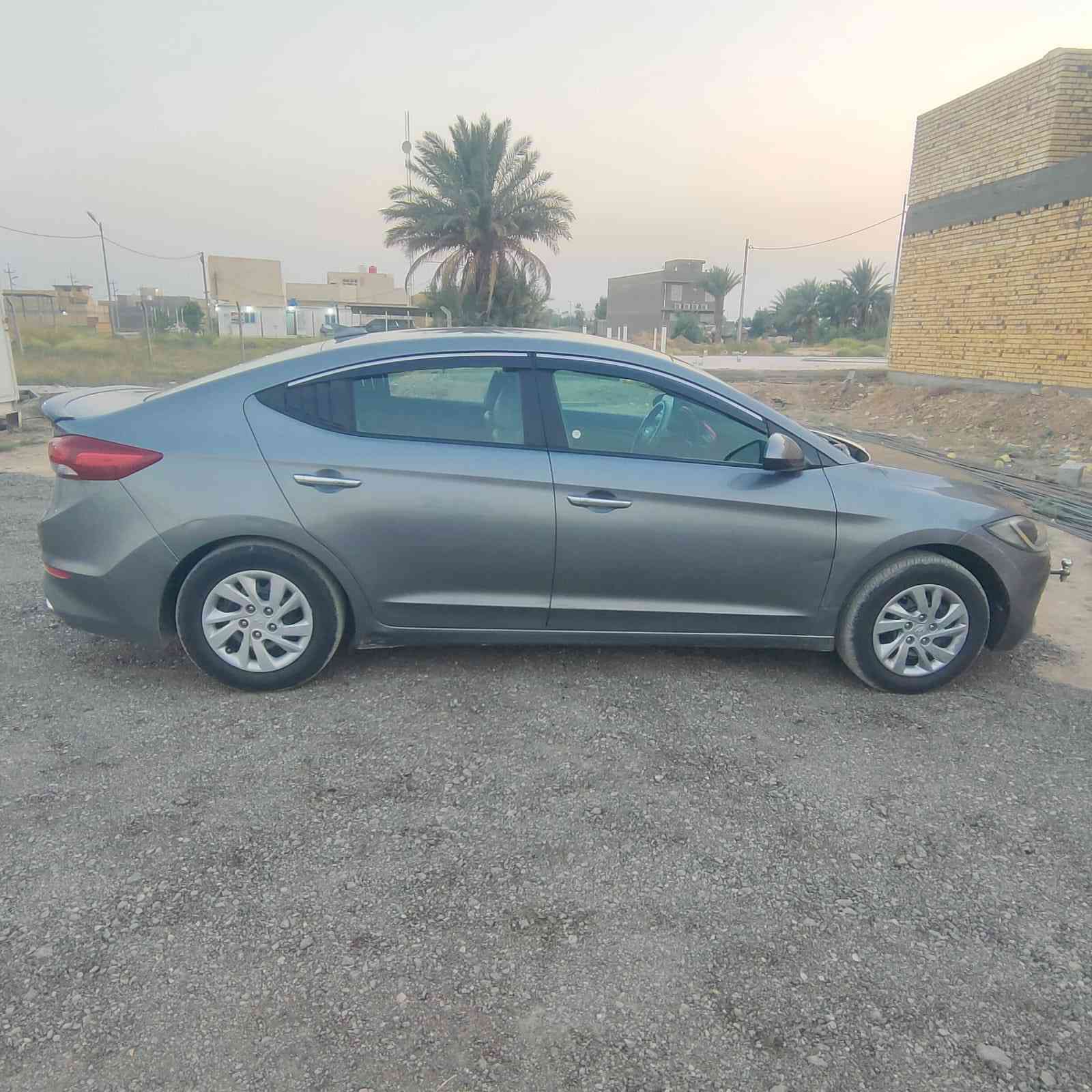 النترا 2017
وارد امريكي مكينه 2000 دوش
كير ايتي
مدوشمه ارضيات وكشنات
السياره خير من الله ماناقصها شي وهواي بعد بيها تفاصيل 
حادثه فقط خشم البنيد 
السعر 120 وبيها مجال قليل
للستفسار الاتصال ***********
