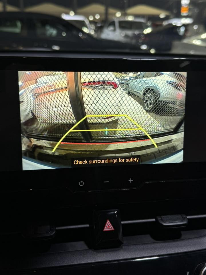 كروس 2025 للبيع او مراوس
ماشيه 2000 كيلو 
مكفوله كفاله عامه حتى من الشخط 
داخل احمر جلد كشافات حمالات سقف فتحة 
كامره خلفيه 
رقم بغداد 

السعر 27,400 وبيه مجال بسيط 
***********
مكاني كربلاء
