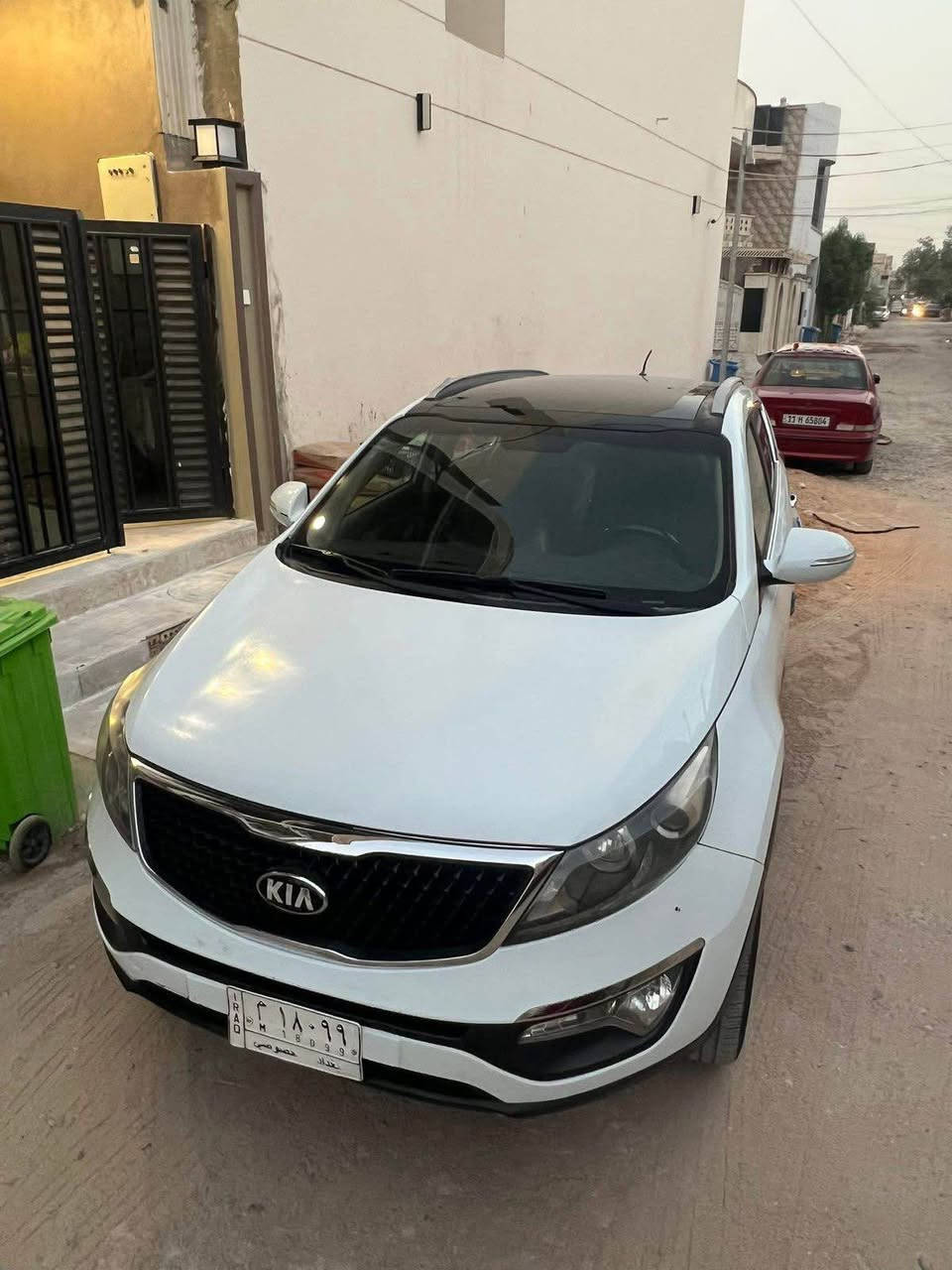 موديل 16 
ماشيه 120 .
مكفول من الصبغ والحادث فقط رصعتين وشخط. 
صدر جديد تايرات جديده. 
محرك 2000 دوش. 
سعرر  165. بيه مجال 
*********** بغداد, العراق
