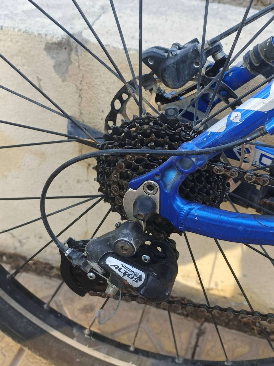 السلام عليكم
باسكل للبيع العنوان موصل
باسكل من نوع گاري فشر
الحجم 26 
كلشي موضح بالصور
بريكات دهن شرط بمكانهن
دبل شغال بس بي ملعب صغير
الغراض البي كلهن شرط مال شركه SHIMANO
السعر 250 وبي مجال


**إذا كنت صاحب هذا الإعلان وتريد حذفه لأي سبب، رجاءا أرسل رسالة إلى الدعم الفني**