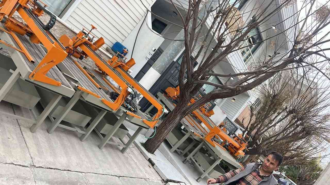 قاطعه مرمر للبيع 
سهله التنقل خلفات ومعامل حديد درجه اولى چنل ثقيل 
جسر ثقيل قياس بالملم دقيقه جدا 
قطع وتيبر ٤٥ وحفر وتدوير 
تقطع ١٨٠ سنتم ماطور ٣ونص حصان و يوجد ٥ حصان ثري فيز
ميز المنيوم ومغطى بطبقه ربل لمنع انزلاق المرمر 
ميز ييتحمل ٤٠٠ كيلو وزن 
السعر ١٨ ونص ورقه 
***********
