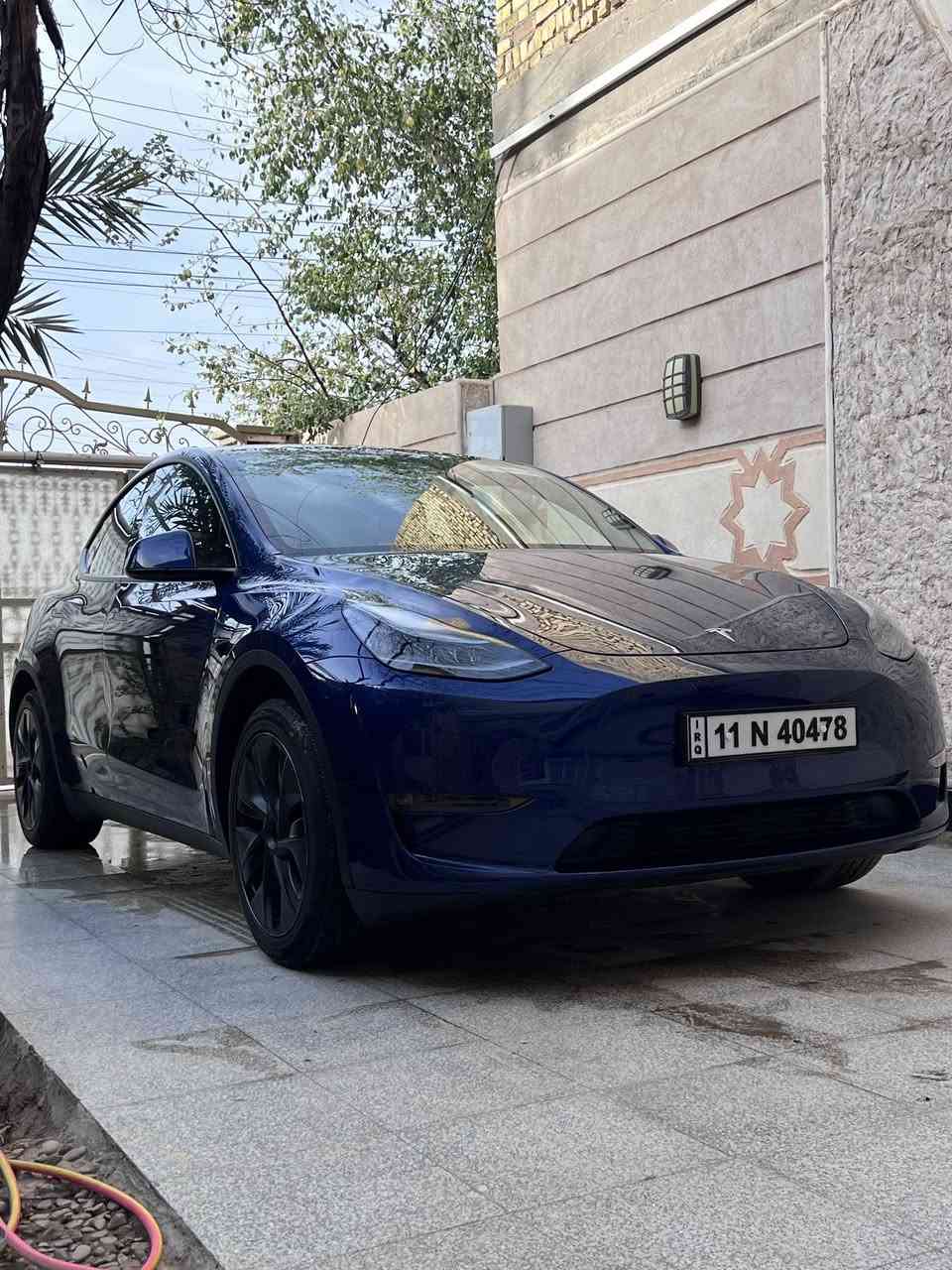 السلام عليكم
تسلا موديل Y  2024 لونك رينج
تك ماطور  البطاريه الجبيره وعدسه حمره تمشي اكثر من الدبل ماطور بهذا الموديل
رقم بغداد 
مواصفات التسلا معروفة
السياره حادثها فقط بنيد بدون ايرباك وتعمل وتسير من امريكا وتبدل نفس اللون بامريكا وصور الحادث موجوده
السعر ٢١٥ ورقه وبيها مجال قليل
بيع او مراوس بكورلا هايبرد
تليفون ***********
