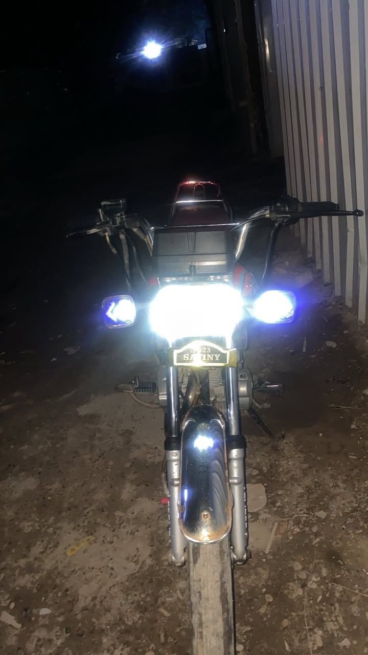 دراجه إيراني للبيع موديل23 اوراقه كامله موجوده الدراجه نضيفه وشوفت عيونكم مكاني قرب الجزيره السياحيه سعر الدراجه ب450وهذا رقمي ***********متواجد
