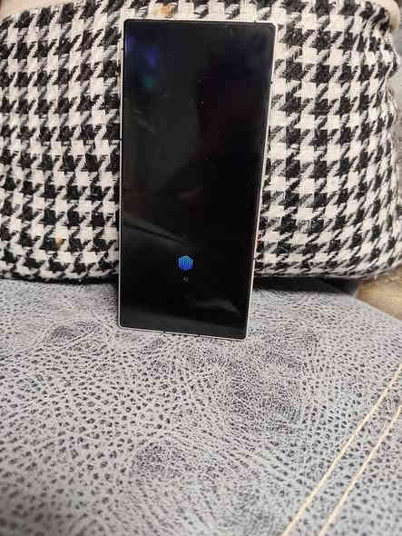 سلام عليكم ريد ماجك 9 ذاكره512. جهاز نضيف جدان كرتونه موجوده عنواني بغداد سعر 600الف بي مجال بصيط شراي رقم ***********
