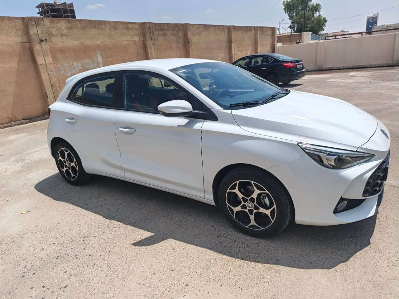 سەرەتابەناوی خوای گەورە mg3.2026فول مواسەفات بەس سلايت نیە مواسەفاتcomfort سفری شەريکەی mgشەش سال زامان  بەناوی خۆمە سەیارەکە نموو نەیە لە جوانی قەپو قۆپو تەزرەکوتو سبوخو دارو بەردت بەشرتی ١٠سۆنەی دەدەمێ سەيارەکە تەنها 7000km حەوت رۆیە ڕەقەم جاهيز سبەی بەناوکە  مواسەفاتەکان
تاخم گاعیا بيلادی 
تاخم کوشین نوێ  
ويل کرۆم 
جوار ديسک 
نيزامABC
دەبل تراکشن 
ئاوينە يشارەت 
کاميرا
تەبريد مەرکەزی 
حەساس 
برێک بەسمە                                    📦🤍
ۆتۆ هۆلد
نيزام eco
بەسمە دوو بەسمە
چوارجام کارەبای ۆتۆ 
فڵجەی پشتەوە
لايت حەدەسە
بلاجکتۆر  
نيزام Carplay
شاشە ئەکتيف 
 دەبڵ گێر   

ببەشرتی هەموو شت دەیدەم بەس تکایە گەر مشتەرينی مانديمان مەکە 
رەقەم تەلەفۆن(0️⃣7️⃣5️⃣0️⃣0️⃣6️⃣6️⃣9️⃣5️⃣6️⃣1️⃣)
واتس ئاپوو فايبەر ) أربيل, العراق
