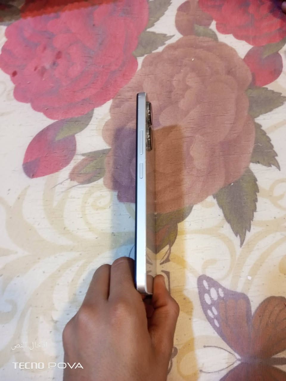 هاتف بوكو M6 4G
الشاشة: IPS LCD بحجم 6.79 إنش، بدقة FHD+، ومعدل تحديث 90Hz.
المعالج: MediaTek Helio G91 Ultra (معمارية 12 نانومتر).
الكاميرا الخلفية: ثنائية، الأساسية بدقة 108 ميجابكسل، وعدسة ماكرو 2 ميجابكسل.
الكاميرا الأمامية: بدقة 13 ميجابكسل.
البطارية: بسعة 5030 مللي أمبير، وتدعم الشحن السريع بقوة 33 واط.
الذاكرة والتخزين: يأتي بنسختين (128GB مع 6GB رام) أو (256GB مع 8GB رام)، ويدعم كارت ذاكرة خارجي.
النظام: واجهة Xiaomi HyperOS المبنية على نظام Android 14.
ميزات إضافية: بصمة جانبية، منفذ سماعات 3.5mm، ومستشعر IR Blaster للتحكم بالأجهزة. الجهاز كلش حلو مابي شي فقط كسر في الكلاس الوره السعر 160 لأن ماصراله هواي من نازل المكان البصرة ابي الخصيب يوسفان شارع شيخ عدنان


**إذا كنت صاحب هذا الإعلان وتريد حذفه لأي سبب، رجاءا أرسل رسالة إلى الدعم الفني**
