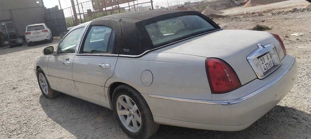 لينكولن تاون كار موديل 2000 محدثه 2007 داخل وخارج على وضع الشركه بأسمي رقم كربلاء ناصرية ***********

