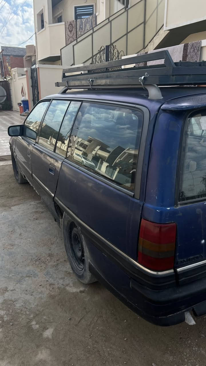 اوبل ستيشن رقم نينوه انكليزي بسمي سياره تحويل مباشر  سياره موديل 1992ماتحط عليها الف سياره بلاديه  مكان سياره تكريت والف هلا بشرايه سعر ٣٧
***********
