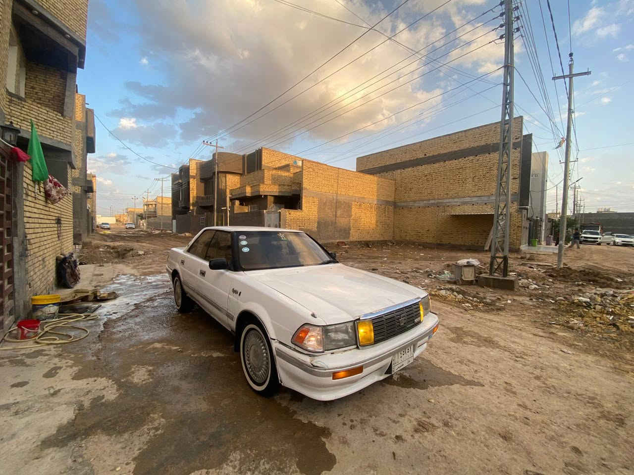 السعر (36) وبيها مجال.
الرقم *********** اتصل وبيك خير وتدلل 
السلام عليكم ورحمة الله وبركاته للبيع سياره كراون هارتوب رقم (بابل) 
موديل (91) تحويل ثاني يوم مكفوله من كصه ونقل چثه والعيوب الشرعيه والصوليات  مكينة وكير جديد 2500 حداديه تخم تاير جديد  (مصبوغة عام جماليه  ) كهرباءيات شغاله 
سياره مال بيت
مكان السياره ذي قار المركز حي اور 
للستفسار الاتصال على الرقم التالي
