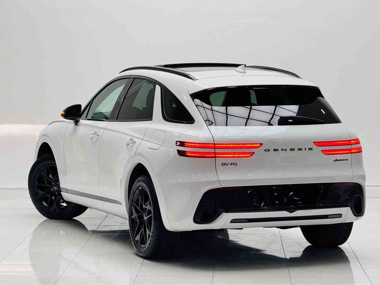 💥للبيع💥
               💥 جينيسس جي ڤي ٧٠ 💥
‏ ⭕️ Genesis GV70 ⭕️

💥موديل// ٢٠٢٣       
💥حجم مكينة// ٤ سلندر ٢.٥ توربو 🚀

❌ملاحظة// بونت تبديل بلادي نفس لون يعني سيارة بدون صبغ بدون دواخل حادث خفيف💯

❌ارباك فقط ستيرن طاك و راجع شركة 💯

 📍مكان سيارة//  اربيل - شارع ١٠٠م معرض فجر الخليج

سعر 💰 ٢٩٥ 💰 و مجال للشراي

☎️رقم تليفون: 
 ***********
***********
 
⬇️مواصفات⬇️ فولل١/١
پانوراما
كاميرة خلفي دوارة
صندوق شفط
رادار ٣٦٠ درجة ( امامي - خلفي -مراية)
كشنات تدفئة + تبريد+ كهربائي+ خزن ميموري
كشنات خلفي تدفئة 
تشغيل عن بعد
ستيرن هيتر
شحن وايرلس
 4*4 
سيستم سماعات Lexicon
حساسات امامي + خلفي
بريك كهربائي
وضعية القيادة( Eco-Sport-Normal-Smart)
‏ Auto Hold
بعد بيها مواصفات هواية....
💥💥💥💥💥 أربيل, العراق
