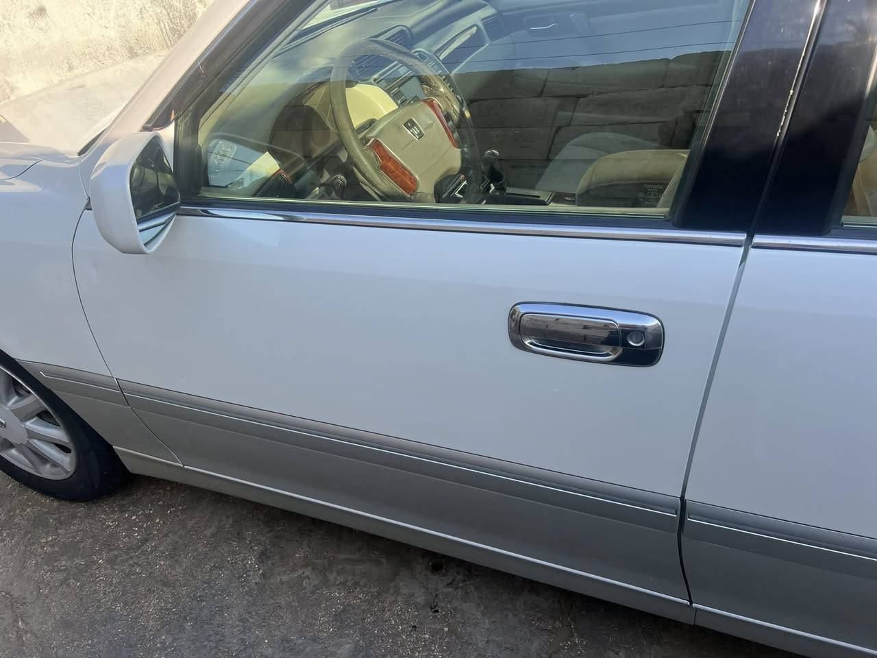 يالله سياره ملكه دكمتين  موديل 2003للبيع  مكفوله كفاله عامه من الكص والعيب الشرعي  سياره بدون ارقام   سعر ٨٠ وبيها مجال. ***********
