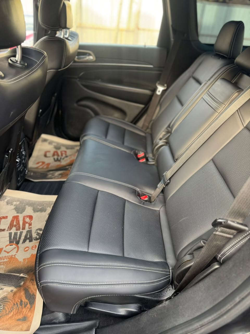 السلام عليكم للبيع جيب موديل 2014 ماشيه250 كيلو سياره كلين فقط اربع اصابع بارد سياره فول 1على 1 لاتصال 0773 955 0092
